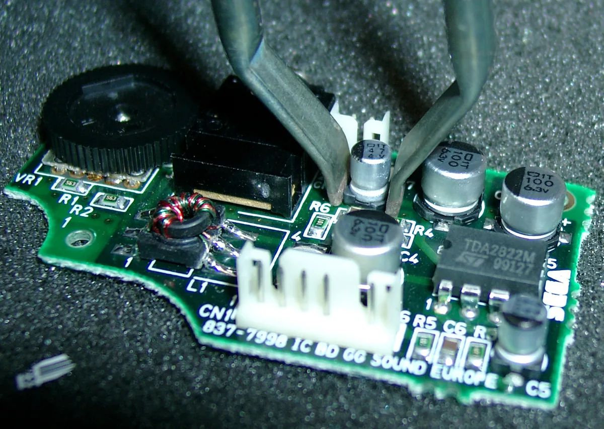 gg_audio_fix_02 bad capacitor