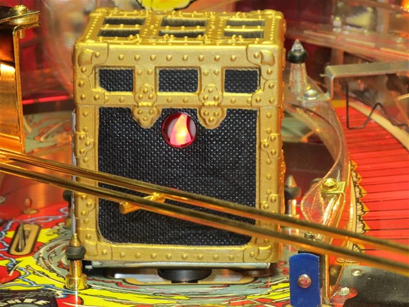 TOM_Magic_Trunk_Candlelight_Replacement_on TOM_Magic_Trunk_Candlelight_Replacement_on