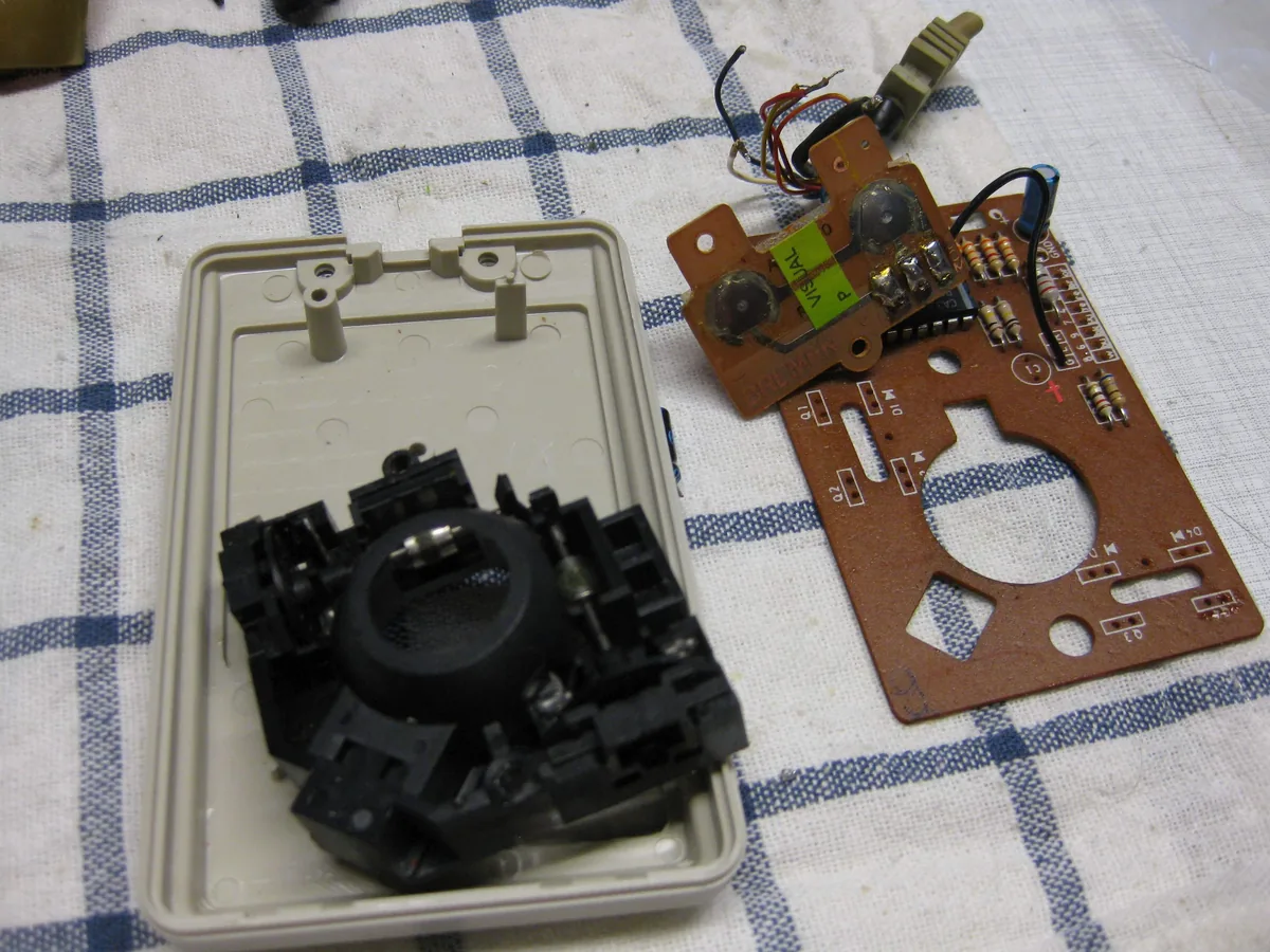 amiga_wireless_optical (3)