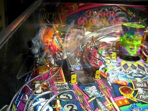 Videovorschau: "Simba" LED Mod for Cirqus Voltaire Pinball