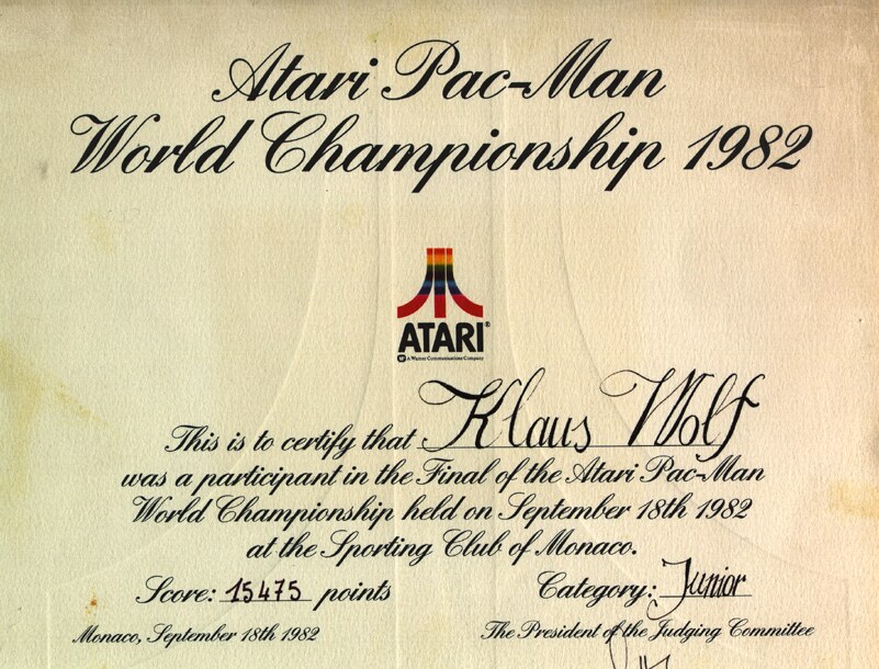 Original-Urkunde der Atari Pac-Man Weltmeisterschaft 1982 — Klaus Wolf, Score: 15.475 points, Category: Junior