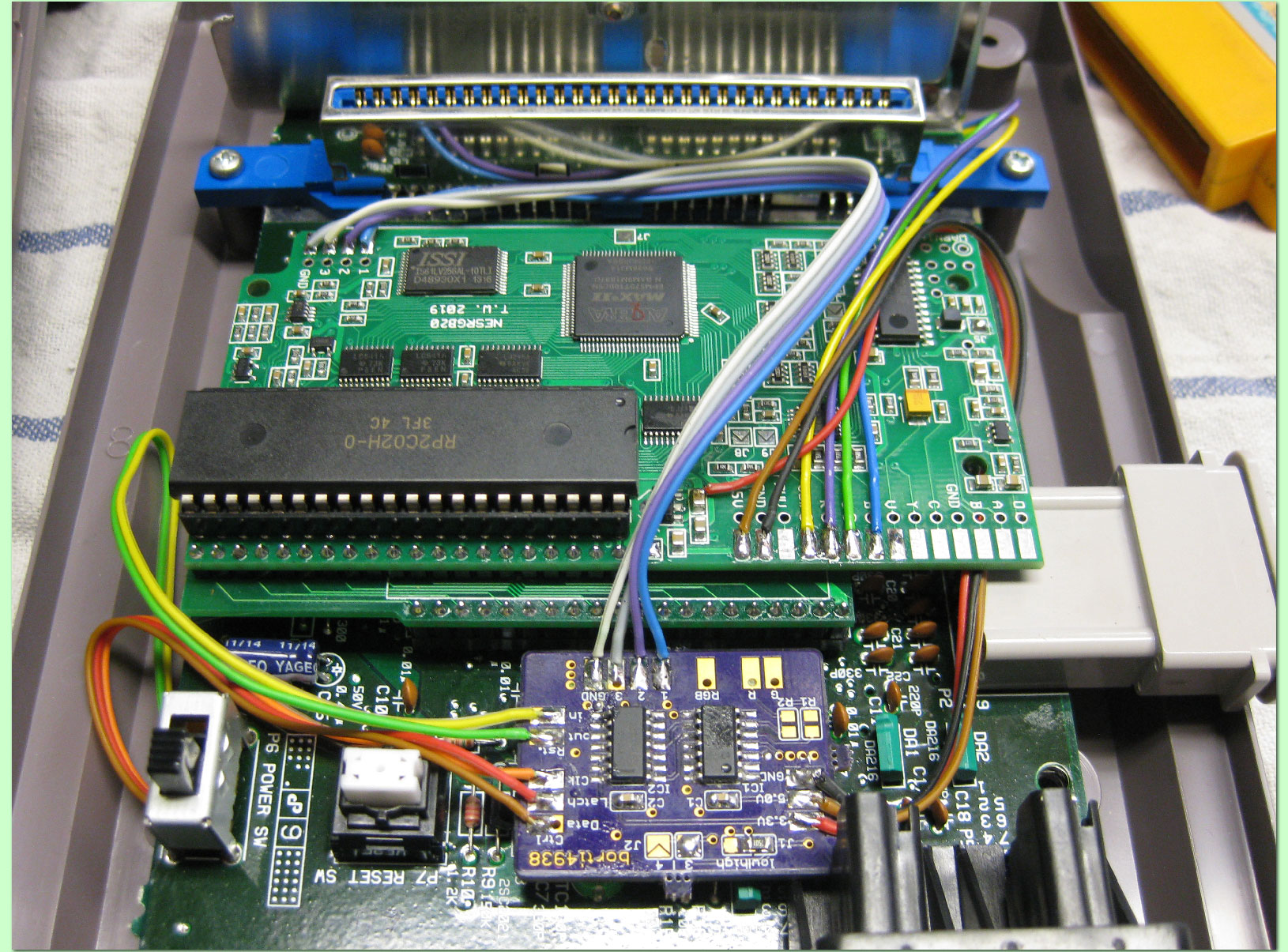 Famicom A/V NESRGB Mod incl. Controllersteuerung und RGB-Kabel