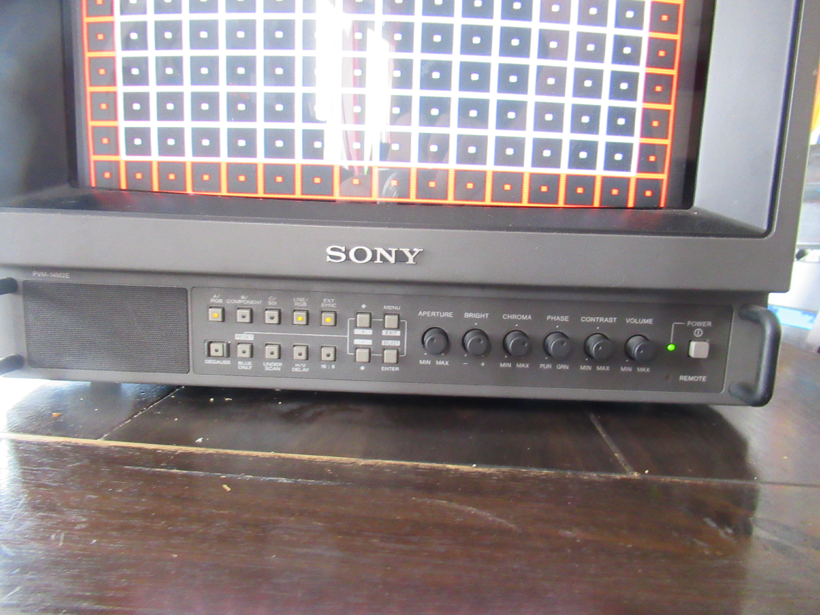 Sony PVM-14M2E  CRT Röhren Monitor Retrokonsolen 14Zoll (36cm) diagonale