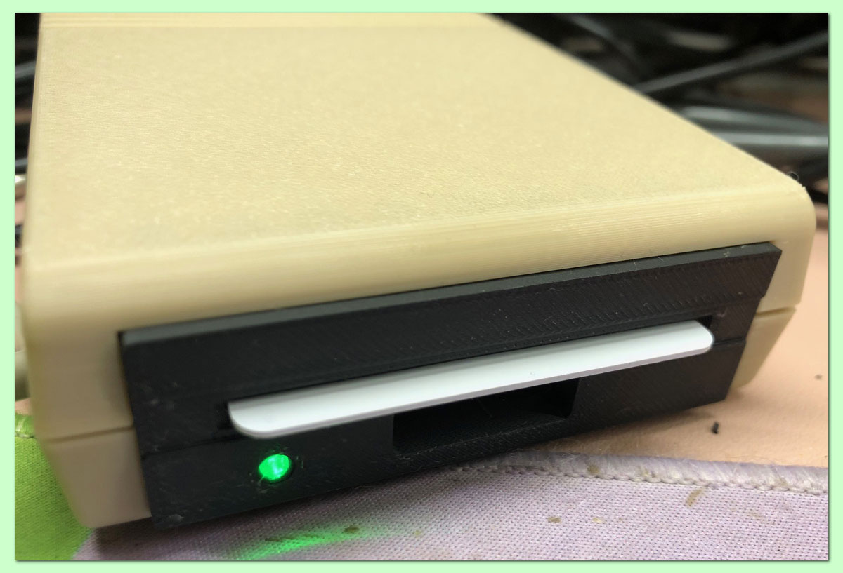 Tapto NFC Reader im Commodore Floppy Design für Mister FPGA oder TeensyRom