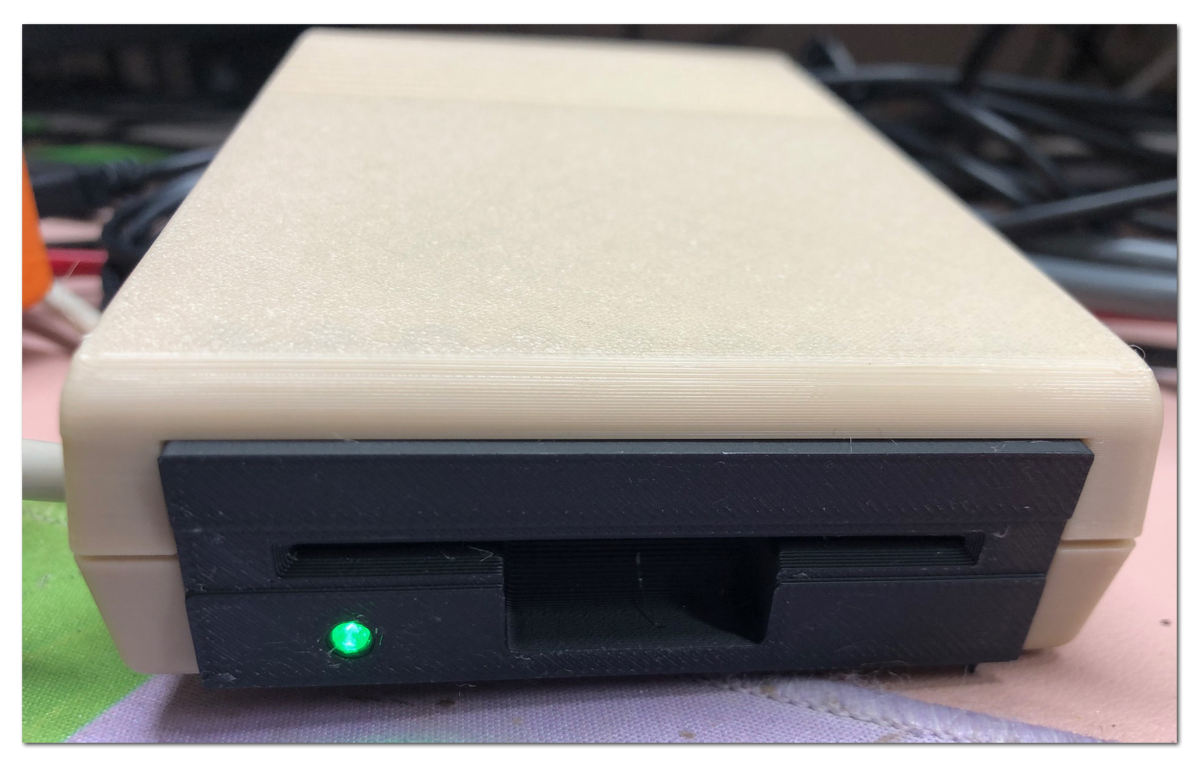 Tapto NFC Reader im Commodore Floppy Design für Mister FPGA oder TeensyRom