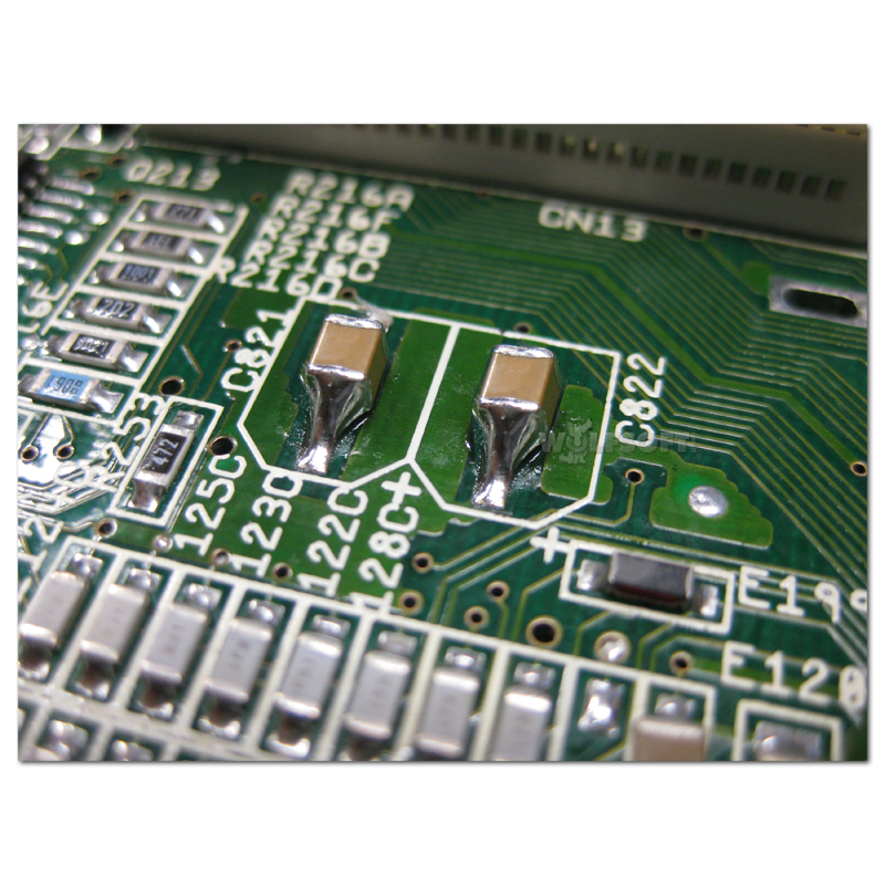 Amiga 1200 Kondensatortausch (ReCAP) durch Keramik-Kondensatoren (Kerkos)