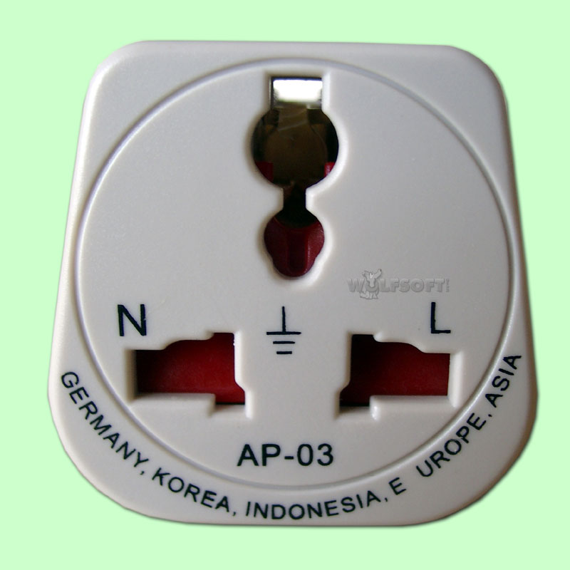 Universal Travel Adapter Power Plug MAX 5A / 110-250 Volt