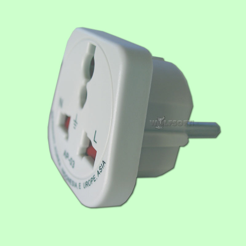 Universal Travel Adapter Power Plug MAX 5A / 110-250 Volt