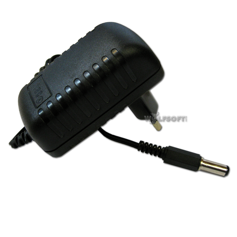 Universal Netzteil 9 Volt (1A) außen +